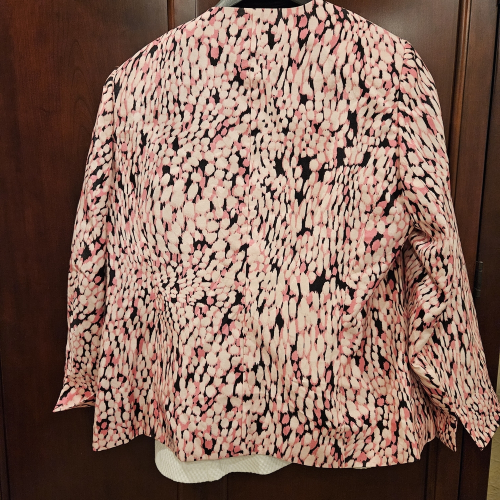 Le Suit Pink and Black Patterned Women's Blazer - Picture 2 of 2